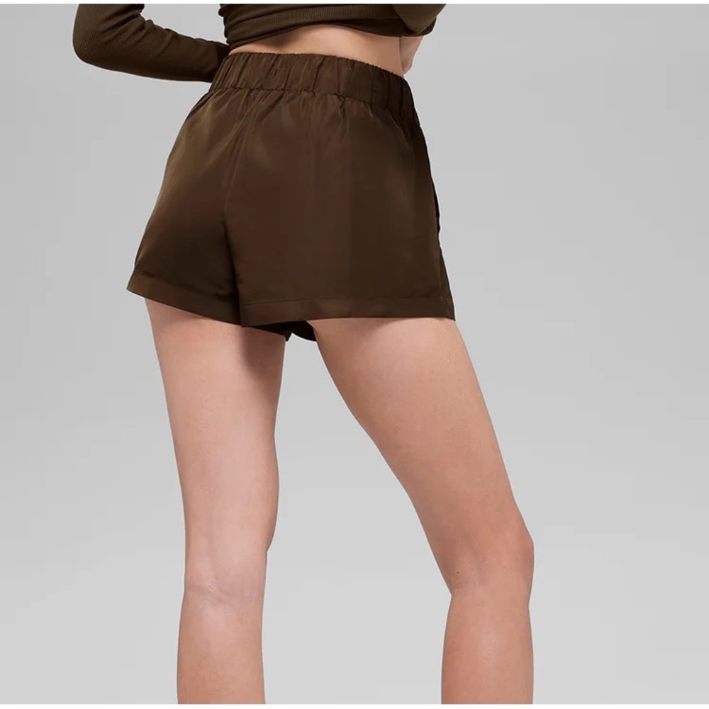 ALO High-Waist Socialite Short - Picture 4 of 5